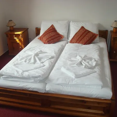 Sport Pomi Hotel 3*