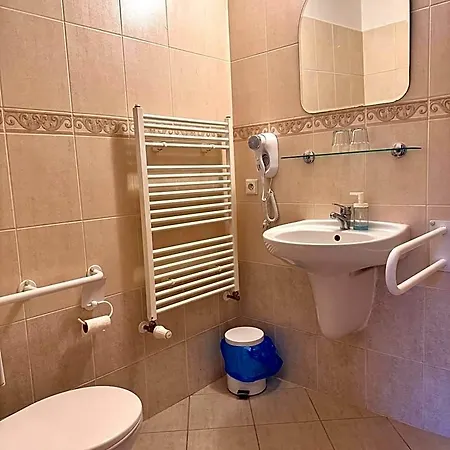 Sport Pomi Hotel 3*