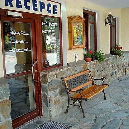 Sport Pomi Hotel 3*